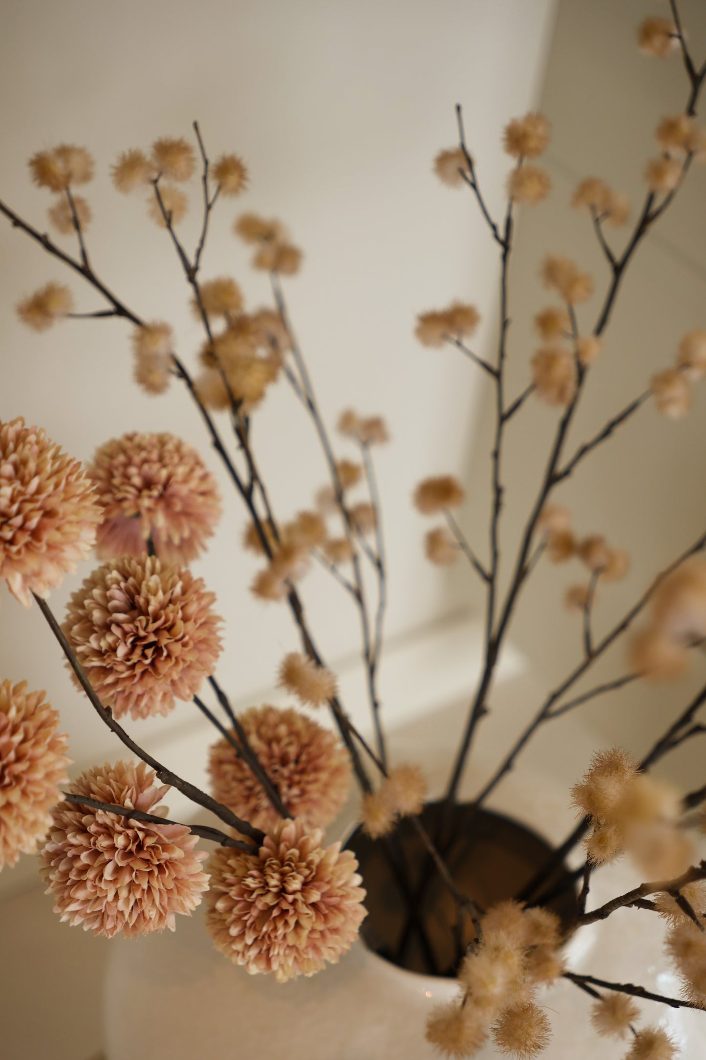Kunsttak - pompom spray 102 cm